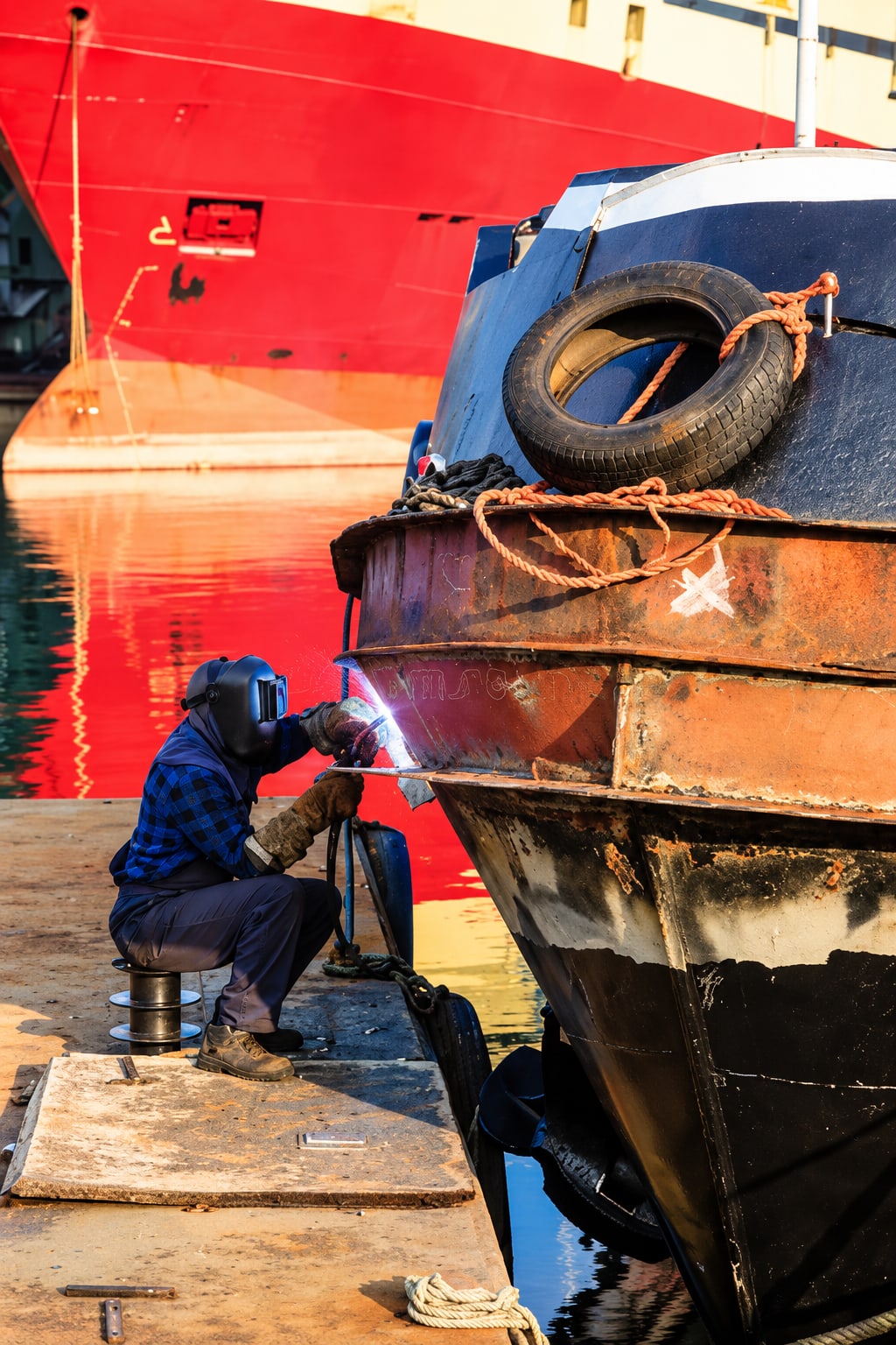 Welding and repair work on a vessel hull